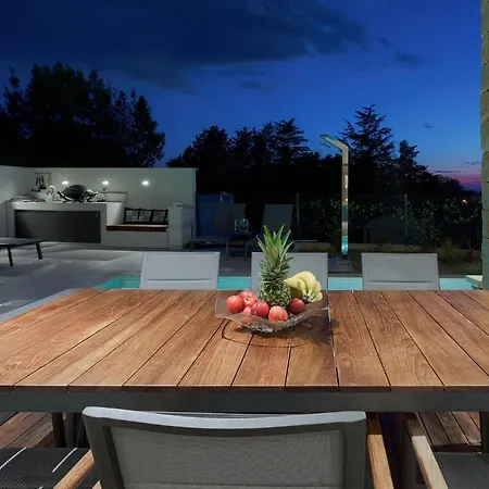 Awesome In With Kitchen בית נופש *