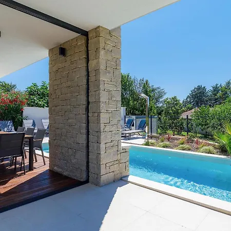 Сasa de vacaciones Awesome In With Kitchen *