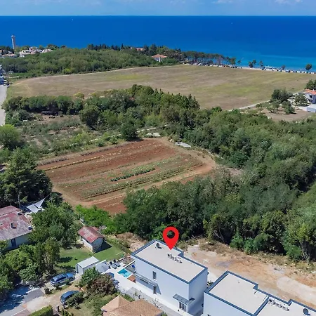 Awesome In With Kitchen Bašanija