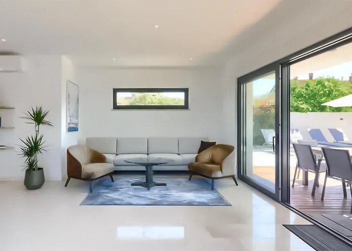 Awesome In With Kitchen * Bašanija