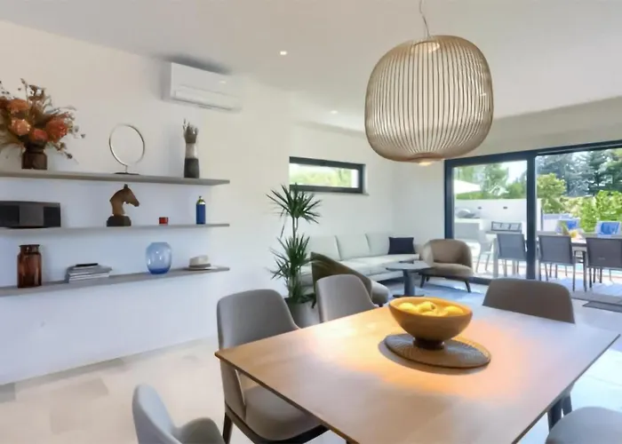 Awesome In With Kitchen 펜션 Bašanija