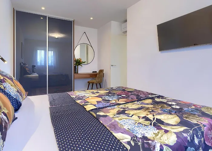 Awesome In With Kitchen 펜션 Bašanija