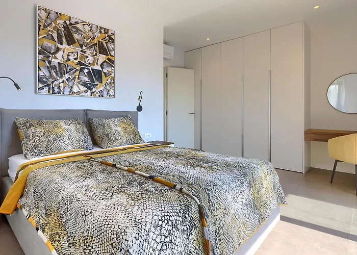 Awesome In With Kitchen 펜션 *