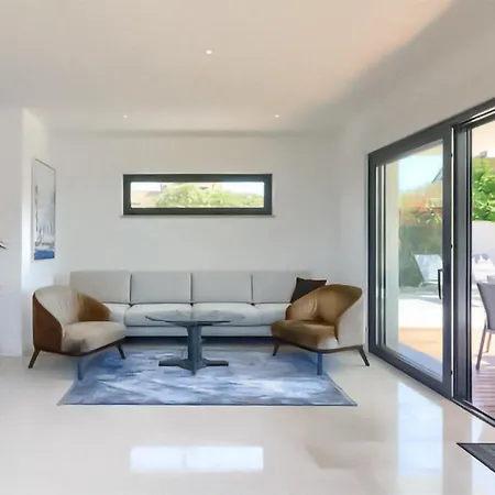 Awesome In With Kitchen * Bašanija