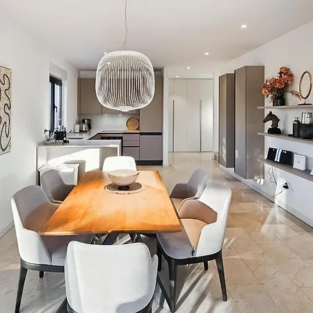 Awesome In With Kitchen Holiday home Basanija