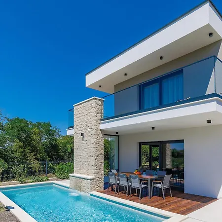 Awesome In With Kitchen Holiday home